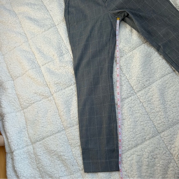 RW&CO. Camber & Grace Gray Plaid Dress Pants - Picture 5 of 12